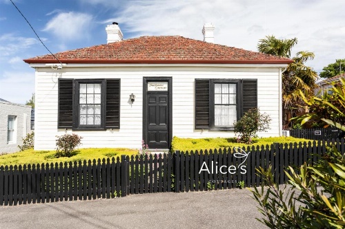 Alice's Cottages image 23